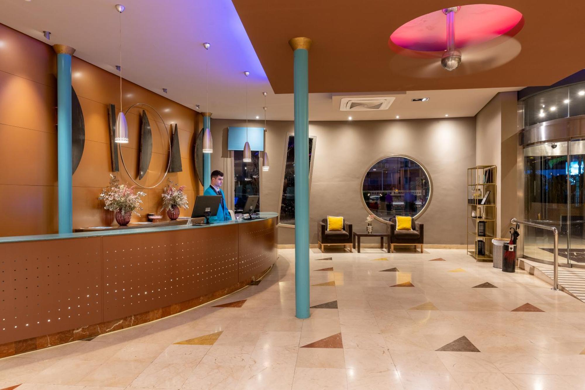Climia Benidorm Plaza Hotel Екстериор снимка